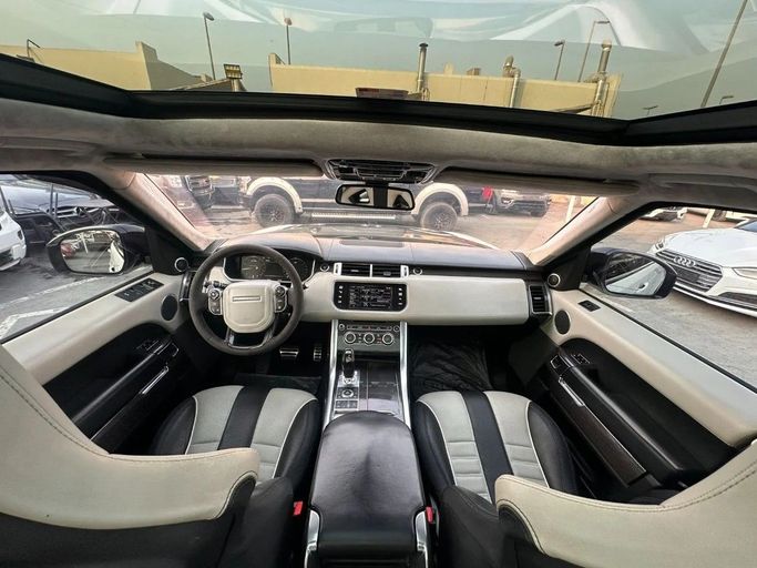 Подержанный Land Rover Range Rover Sport P550e II, 5.0 л, 2015 в Шардже от Al Sada used cars Белый цвет. GCC | AUTO.AE