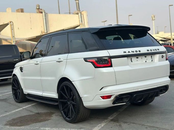 Подержанный Land Rover Range Rover Sport P550e II, 5.0 л, 2015 в Шардже от Al Sada used cars Белый цвет. GCC | AUTO.AE