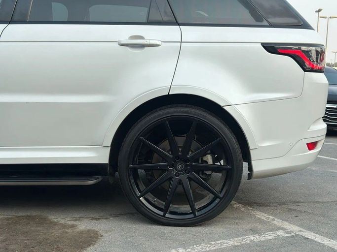 Подержанный Land Rover Range Rover Sport P550e II, 5.0 л, 2015 в Шардже от Al Sada used cars Белый цвет. GCC | AUTO.AE