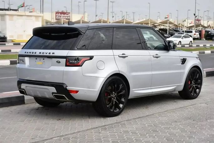 Подержанный Land Rover Range Rover Sport P525 II Рестайлинг, 5.0 л, 2021 в Шардже от Alfaris Used Cars Белый цвет. Other | AUTO.AE