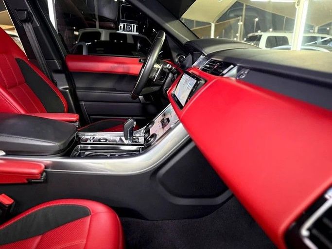 Подержанный Land Rover Range Rover Sport P340 II Рестайлинг, 3.0 л, 2019 в Шардже от Speed Line Used Cars Белый цвет. GCC | AUTO.AE