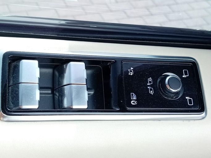 Used Land Rover Range Rover Sport P525 II Facelift, 5.0 l, 2022 in Sharjah by Mohammad Al Hamadani Used Cars, White color. American Specs | AUTO.AE