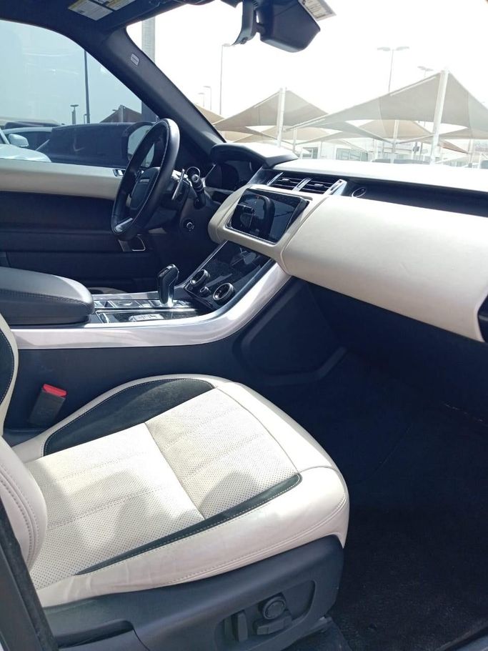 Used Land Rover Range Rover Sport P525 II Facelift, 5.0 l, 2022 in Sharjah by Mohammad Al Hamadani Used Cars, White color. American Specs | AUTO.AE