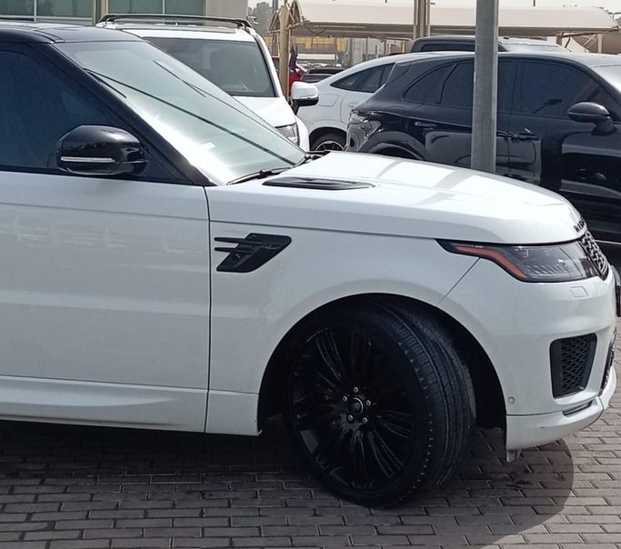Used Land Rover Range Rover Sport P525 II Facelift, 5.0 l, 2022 in Sharjah by Mohammad Al Hamadani Used Cars, White color. American Specs | AUTO.AE