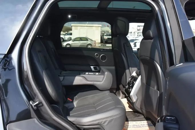 Подержанный Land Rover Range Rover Sport P525 II Рестайлинг, 5.0 л, 2021 в Шардже от Alfaris Used Cars Черный цвет. Other | AUTO.AE