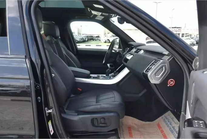 Подержанный Land Rover Range Rover Sport P300 II Рестайлинг, 3.0 л, 2019 в Шардже от Alfaris Used Cars Черный цвет. Other | AUTO.AE