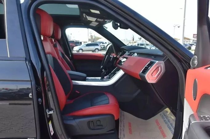 Подержанный Land Rover Range Rover Sport P400 MHEV II Рестайлинг, 3.0 л, 2021 в Шардже от Alfaris Used Cars Черный цвет. Other | AUTO.AE