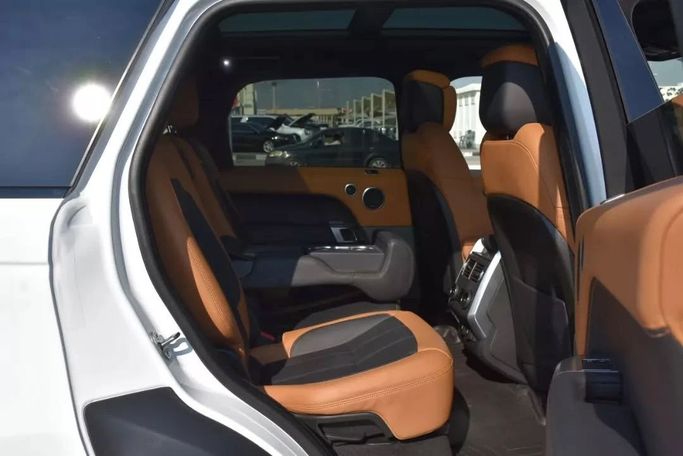 Used Land Rover Range Rover Sport P525 II Facelift, 5.0 l, 2020 in Sharjah by Alfaris Used Cars, White color. Other | AUTO.AE