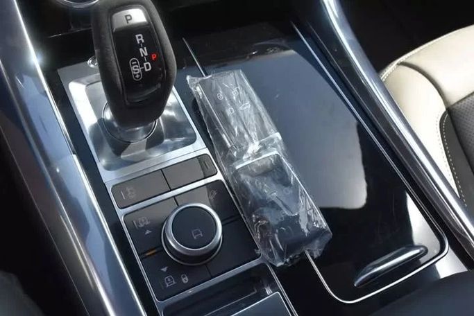 Used Land Rover Range Rover Sport P400 MHEV II Facelift, 3.0 l, 2022 in Sharjah by Alfaris Used Cars, Black color. Other | AUTO.AE