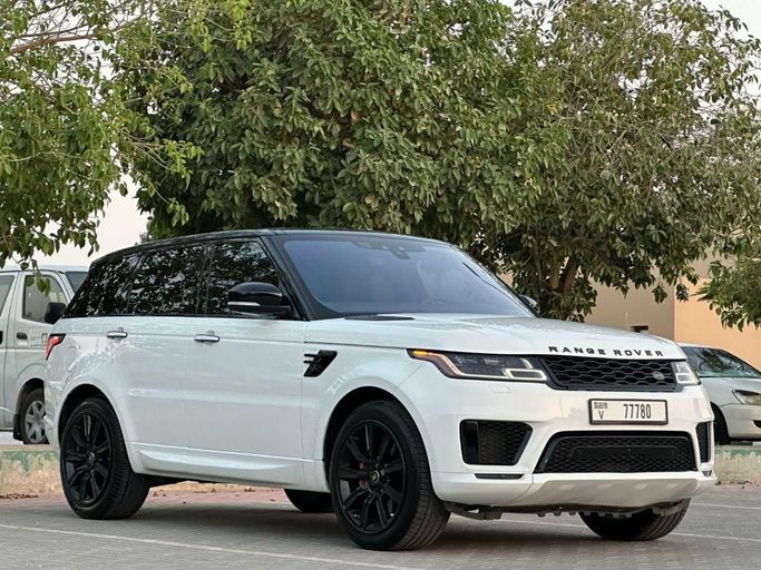 Подержанный Land Rover Range Rover Sport P380 II Рестайлинг, 3.0 л, 2020 в Шардже от Al Jana Used Cars Белый цвет. Американская | AUTO.AE