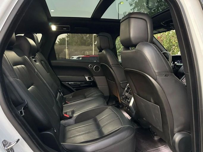Подержанный Land Rover Range Rover Sport P380 II Рестайлинг, 3.0 л, 2020 в Шардже от Al Jana Used Cars Белый цвет. Американская | AUTO.AE
