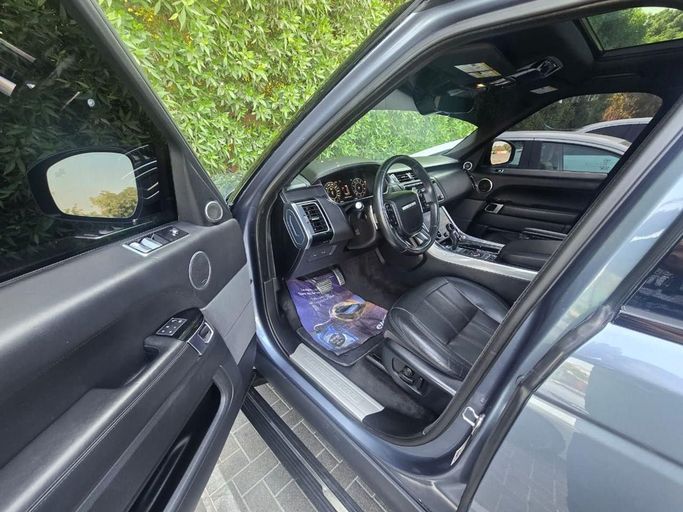 Подержанный Land Rover Range Rover Sport SVR II Рестайлинг, 5.0 л, 2019 в Шардже от Al Jana Used Cars Синий цвет. Американская | AUTO.AE