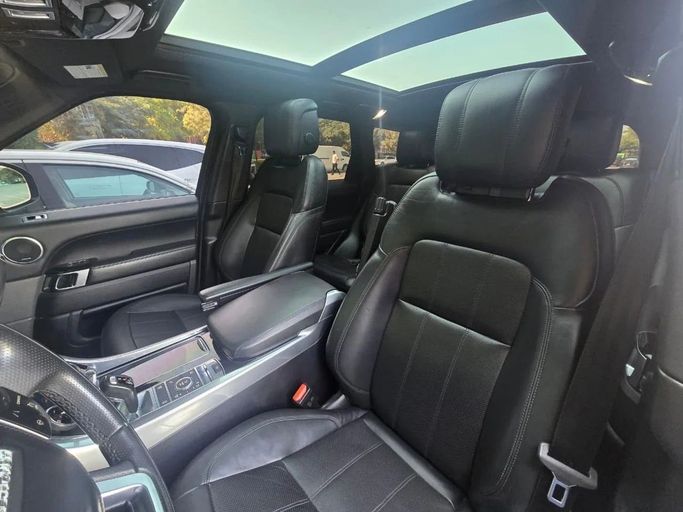 Подержанный Land Rover Range Rover Sport SVR II Рестайлинг, 5.0 л, 2019 в Шардже от Al Jana Used Cars Синий цвет. Американская | AUTO.AE