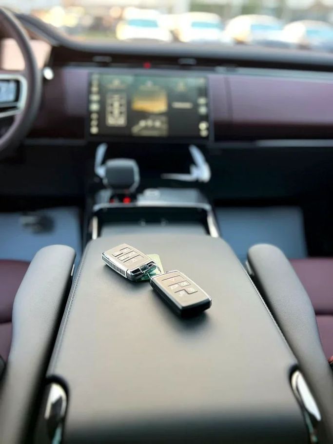 Новый Land Rover Range Rover Sport P400 MHEV III, 3.0 л, 2025 в Шардже от Karkuk Used Cars Серый цвет. Канадская | AUTO.AE