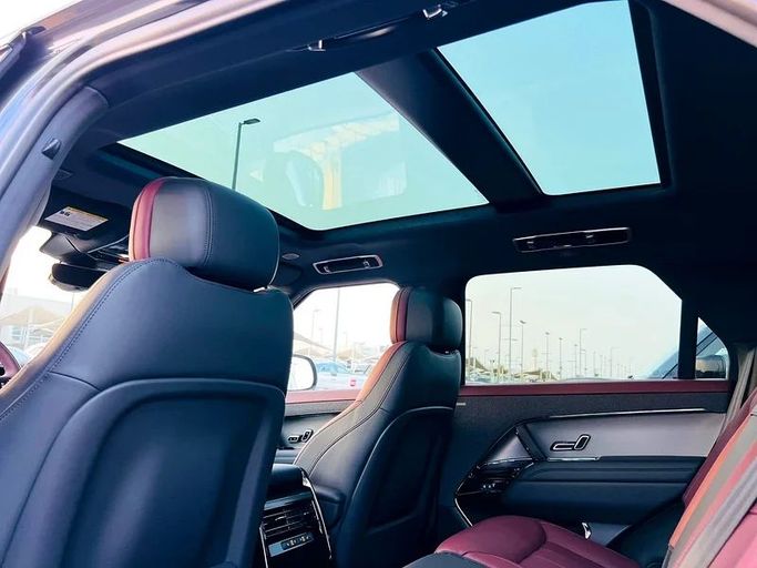 Новый Land Rover Range Rover Sport P400 MHEV III, 3.0 л, 2025 в Шардже от Karkuk Used Cars Серый цвет. Канадская | AUTO.AE