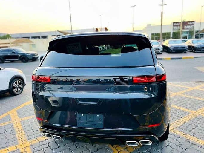 Новый Land Rover Range Rover Sport P400 MHEV III, 3.0 л, 2025 в Шардже от Karkuk Used Cars Серый цвет. Канадская | AUTO.AE