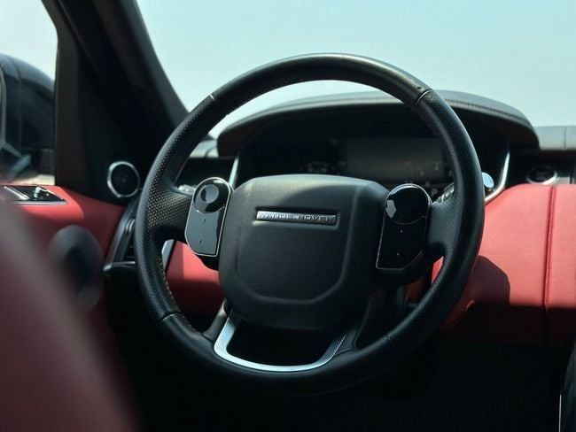 Подержанный Land Rover Range Rover Sport P340 II Рестайлинг, 3.0 л, 2020 в Шардже от Berlin Used Cars Серый цвет. Американская | AUTO.AE