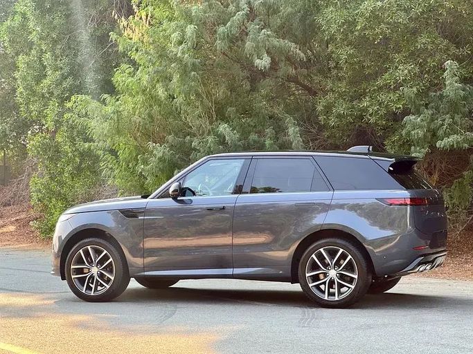 Used Land Rover Range Rover Sport P530 III, 4.4 l, 2023 in Sharjah by Ali Abood Used Cars, Blue color. American Specs | AUTO.AE