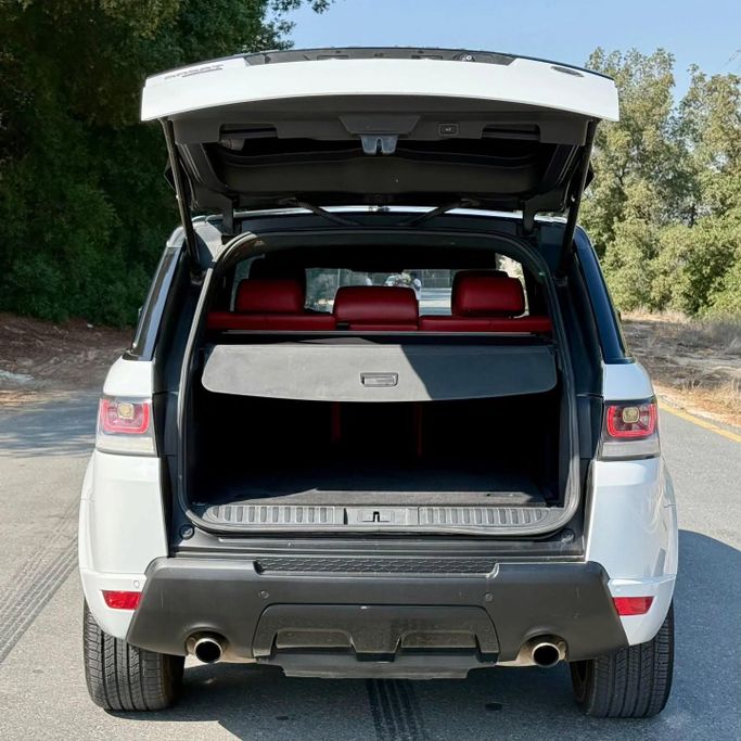 Подержанный Land Rover Range Rover Sport P340 II, 3.0 л, 2014 в Шардже от Sarmad Cars Белый цвет. Other | AUTO.AE