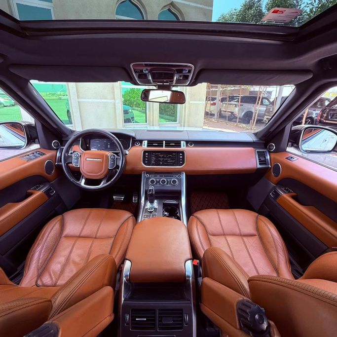 Подержанный Land Rover Range Rover Sport P380 II, 3.0 л, 2014 в Шардже от Sarmad Cars Белый цвет.  | AUTO.AE