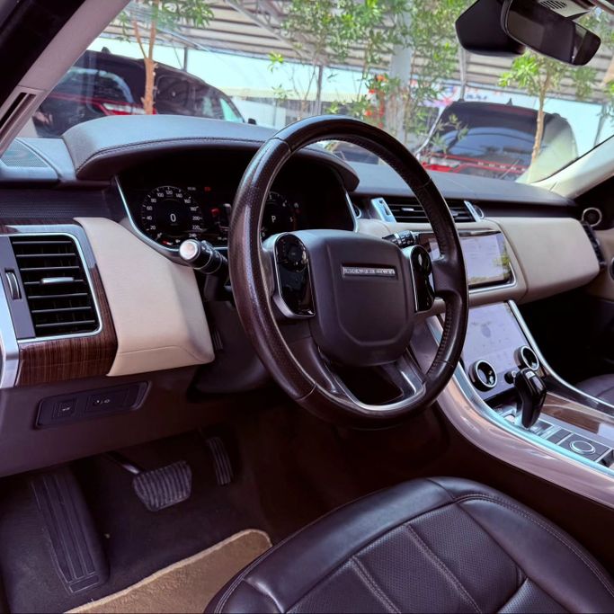 Подержанный Land Rover Range Rover Sport P340 II Рестайлинг, 3.0 л, 2018 в Шардже от Sarmad Cars Белый цвет. Other | AUTO.AE