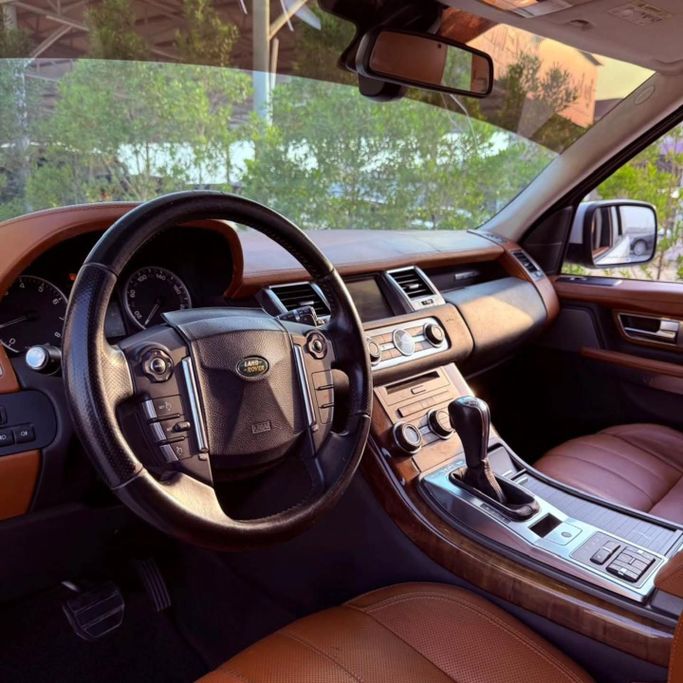 Подержанный Land Rover Range Rover Sport P300 I Рестайлинг, 5.0 л, 2012 в Шардже от Sarmad Cars Белый цвет. Other | AUTO.AE