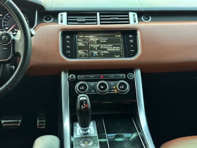 Подержанный Land Rover Range Rover Sport P550e II, 5.0 л, 2014 в Шардже от Al Ahd Used Cars Белый цвет. GCC | AUTO.AE