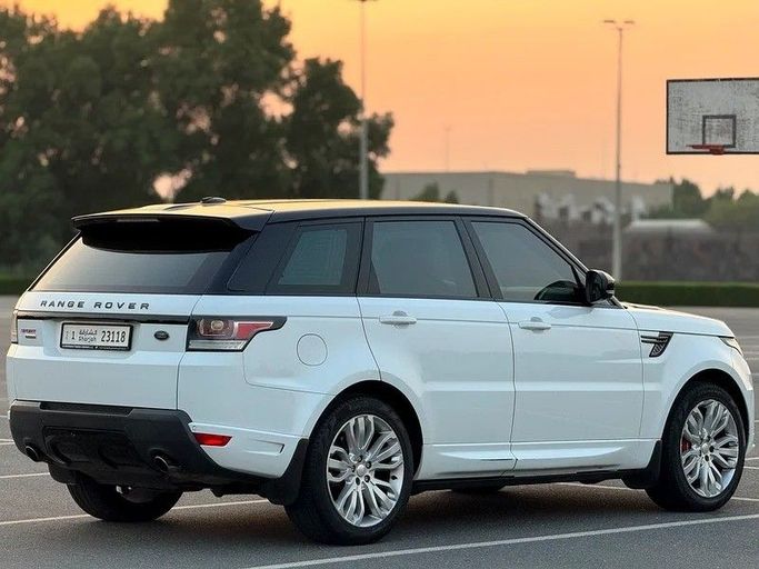 Подержанный Land Rover Range Rover Sport P550e II, 5.0 л, 2014 в Шардже от Al Ahd Used Cars Белый цвет. GCC | AUTO.AE