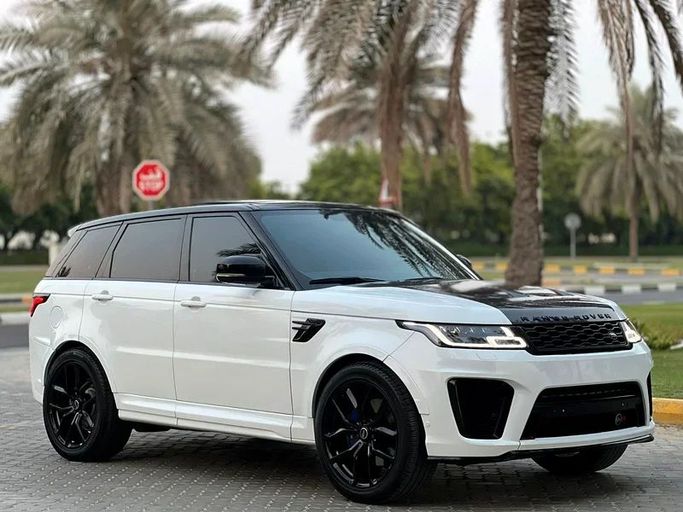 Подержанный Land Rover Range Rover Sport P550e II, 5.0 л, 2015 в Шардже от SHARQ VIRGINIA USED CARS Белый цвет. GCC | AUTO.AE