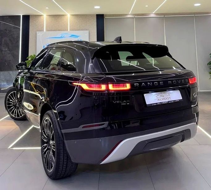 Подержанный Land Rover Range Rover Velar P250 I, 2.0 л, 2020 в Шардже от Ayoon Alhoot Motors Черный цвет. GCC | AUTO.AE