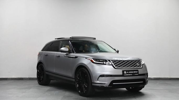 Подержанный Land Rover Range Rover Velar P300 I, 2.0 л, 2020 в Шардже от Al Qassem Cars Trading Серебристый цвет. GCC | AUTO.AE