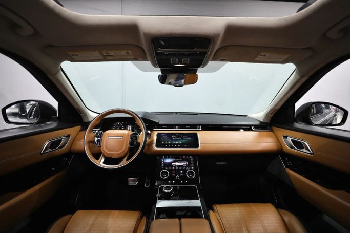 Подержанный Land Rover Range Rover Velar P300 I, 2.0 л, 2020 в Шардже от Al Qassem Cars Trading Серебристый цвет. GCC | AUTO.AE