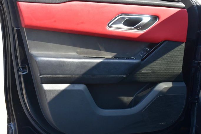 Подержанный Land Rover Range Rover Velar P250 I, 2.0 л, 2018 в Шардже от Alfaris Used Cars Черный цвет. Other | AUTO.AE