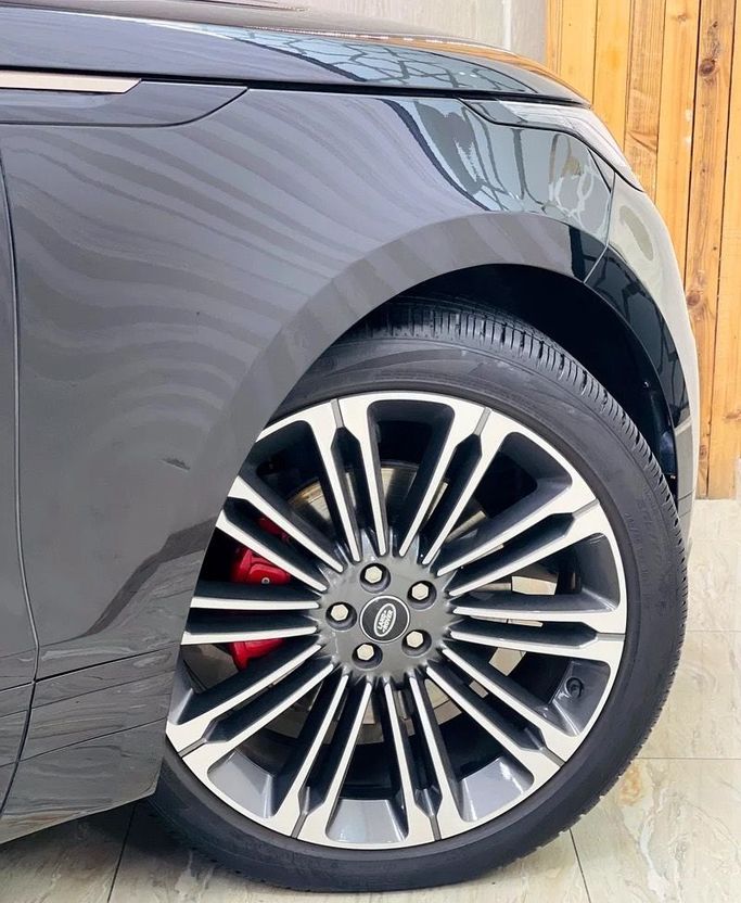 Used Land Rover Range Rover Velar P250 I Facelift, 2.0 l, 2025 in Sharjah by Speed Cars, Black color. GCC Specs | AUTO.AE