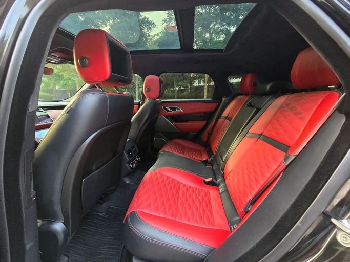 Подержанный Land Rover Range Rover Velar P550 I, 5.0 л, 2020 в Шардже от Al Jana Used Cars Черный цвет. Американская | AUTO.AE