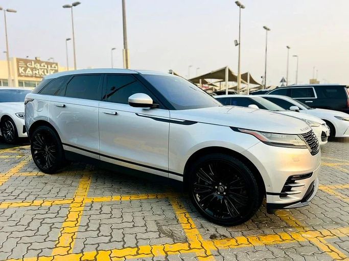 Подержанный Land Rover Range Rover Velar P250 I, 2.0 л, 2021 в Шардже от Karkuk Used Cars Серебристый цвет. Американская | AUTO.AE