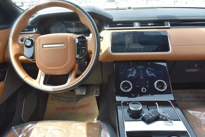 Подержанный Land Rover Range Rover Velar P300 I, 2.0 л, 2018 в Шардже от Alfaris Used Cars Белый цвет. Other | AUTO.AE