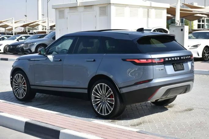 Подержанный Land Rover Range Rover Velar P380 I, 3.0 л, 2018 в Шардже от Alfaris Used Cars Серебристый цвет. Other | AUTO.AE