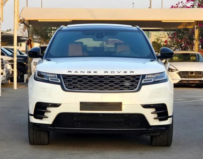 Подержанный Land Rover Range Rover Velar P380 I, 3.0 л, 2018 в Шардже от Dream Car Showroom Белый цвет. GCC | AUTO.AE