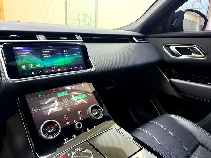 Used Land Rover Range Rover Velar P250 I, 2.0 l, 2020 in UAE, Sharjah by Speedcars, Silver color. GCC Specs | AUTO.AE | Listing #295654 — photo 16 of 18