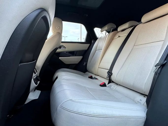 Подержанный Land Rover Range Rover Velar P250 I, 2.0 л, 2018 в ОАЭ, Шарджа от Rebou Alfakhama Черный цвет. GCC | AUTO.AE | Объявление #295801 — фото 7 из 10