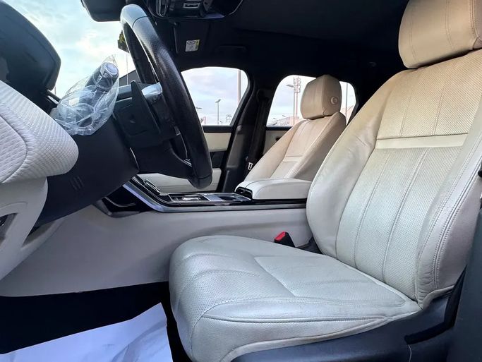 Подержанный Land Rover Range Rover Velar P250 I, 2.0 л, 2018 в ОАЭ, Шарджа от Rebou Alfakhama Черный цвет. GCC | AUTO.AE | Объявление #295801 — фото 8 из 10