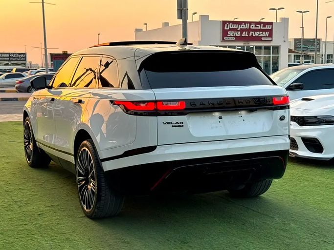 Подержанный Land Rover Range Rover Velar P250 I, 2.0 л, 2020 в ОАЭ, Шарджа от Rebou Alfakhama Белый цвет. Американская | AUTO.AE | Объявление #295806 — фото 4 из 15