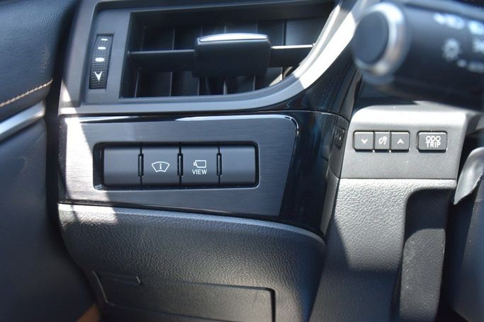 Новый Lexus ES 350 VII Рестайлинг, 3.5 л, 2023 в Шардже от Alfaris Used Cars Синий цвет.  | AUTO.AE