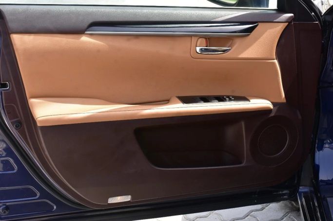 Used Lexus ES 350 VI Facelift, 3.5 l, 2017 in Sharjah by Alfaris Used Cars, Blue color. Other | AUTO.AE