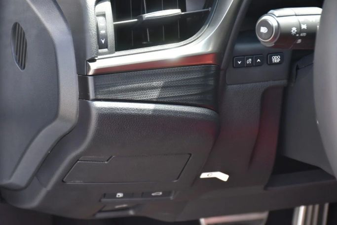 Used Lexus ES 350 VII, 3.5 l, 2021 in Sharjah by Alfaris Used Cars, White color. Other | AUTO.AE