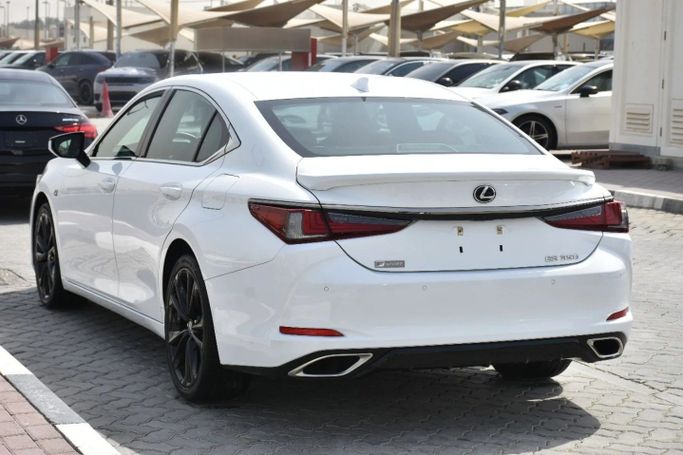 Used Lexus ES 350 VII, 3.5 l, 2021 in Sharjah by Alfaris Used Cars, White color. Other | AUTO.AE