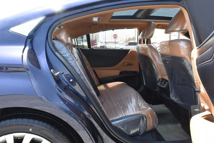 Новый Lexus ES 350 VII Рестайлинг, 3.5 л, 2023 в Шардже от Alfaris Used Cars Синий цвет. Other | AUTO.AE
