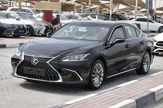 New Lexus ES 350 VII Facelift, 3.5 l, 2023 in Sharjah by Alfaris Used Cars, Black color. Other | AUTO.AE