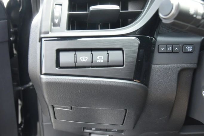 New Lexus ES 350 VII Facelift, 3.5 l, 2023 in Sharjah by Alfaris Used Cars, Black color. Other | AUTO.AE